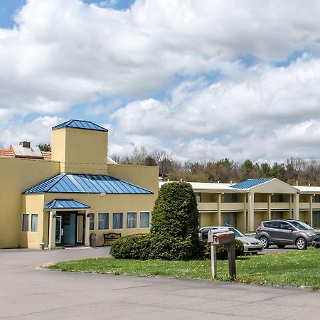 Rodeway Inn Brookville Exterior photo