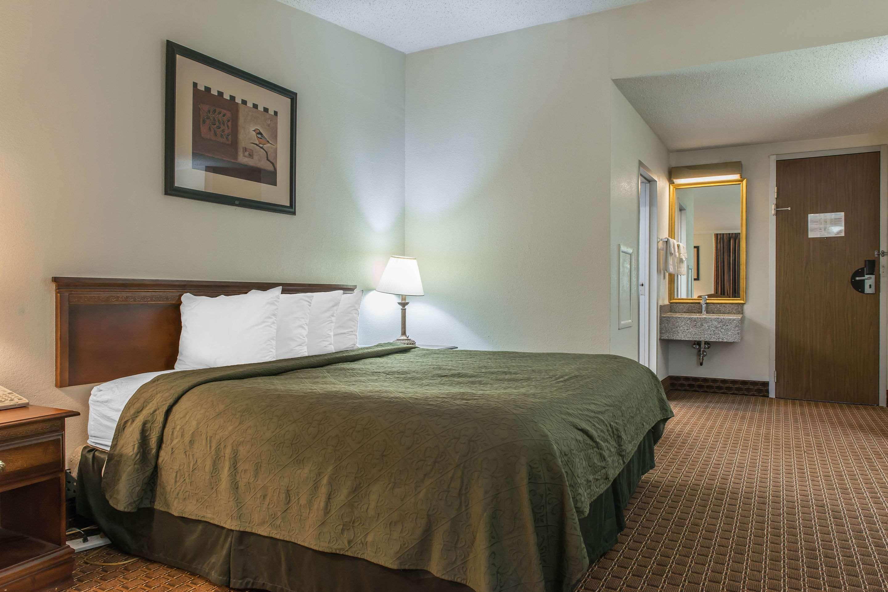 Rodeway Inn Brookville Exterior photo